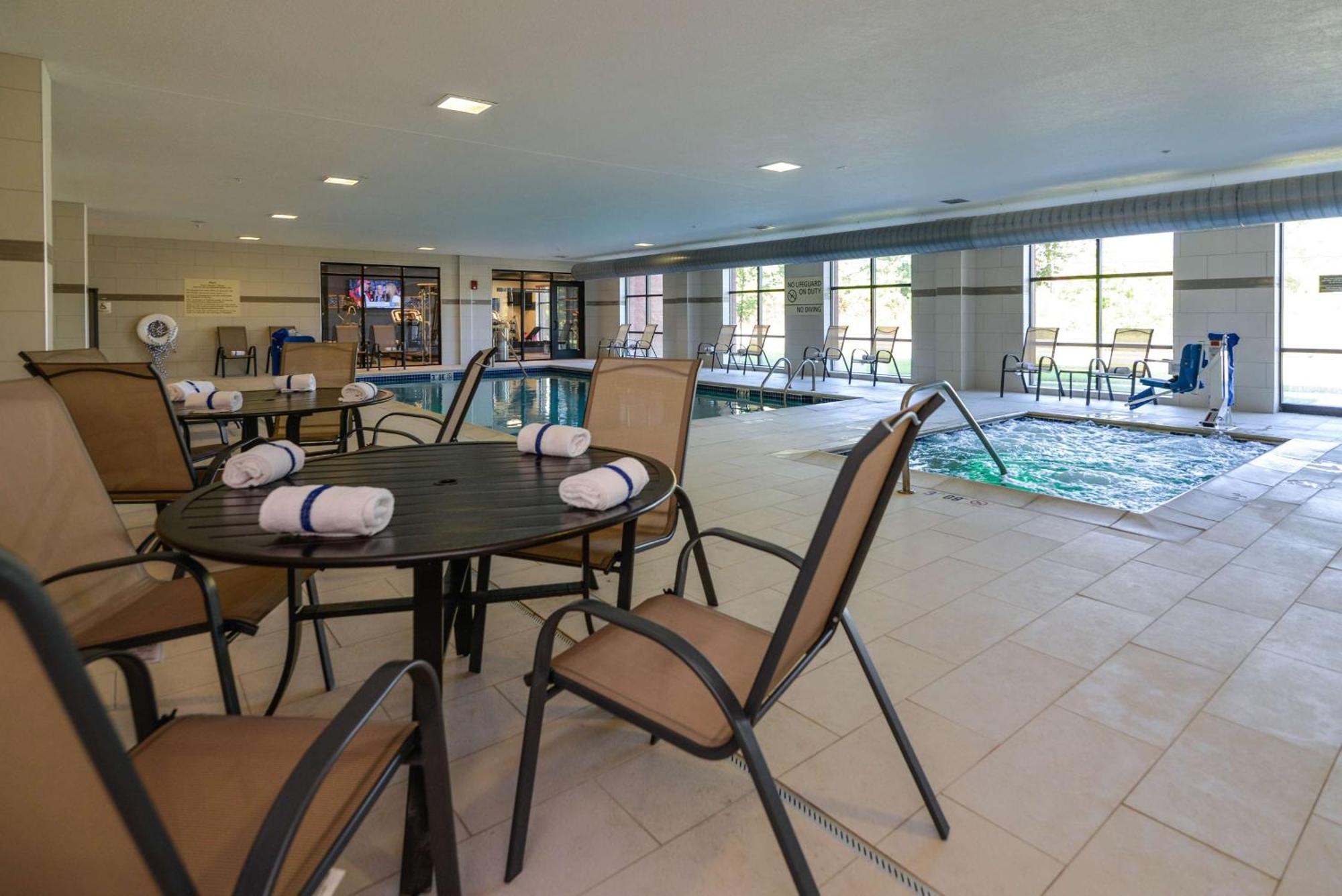 Hampton Inn Brighton Mi Kültér fotó